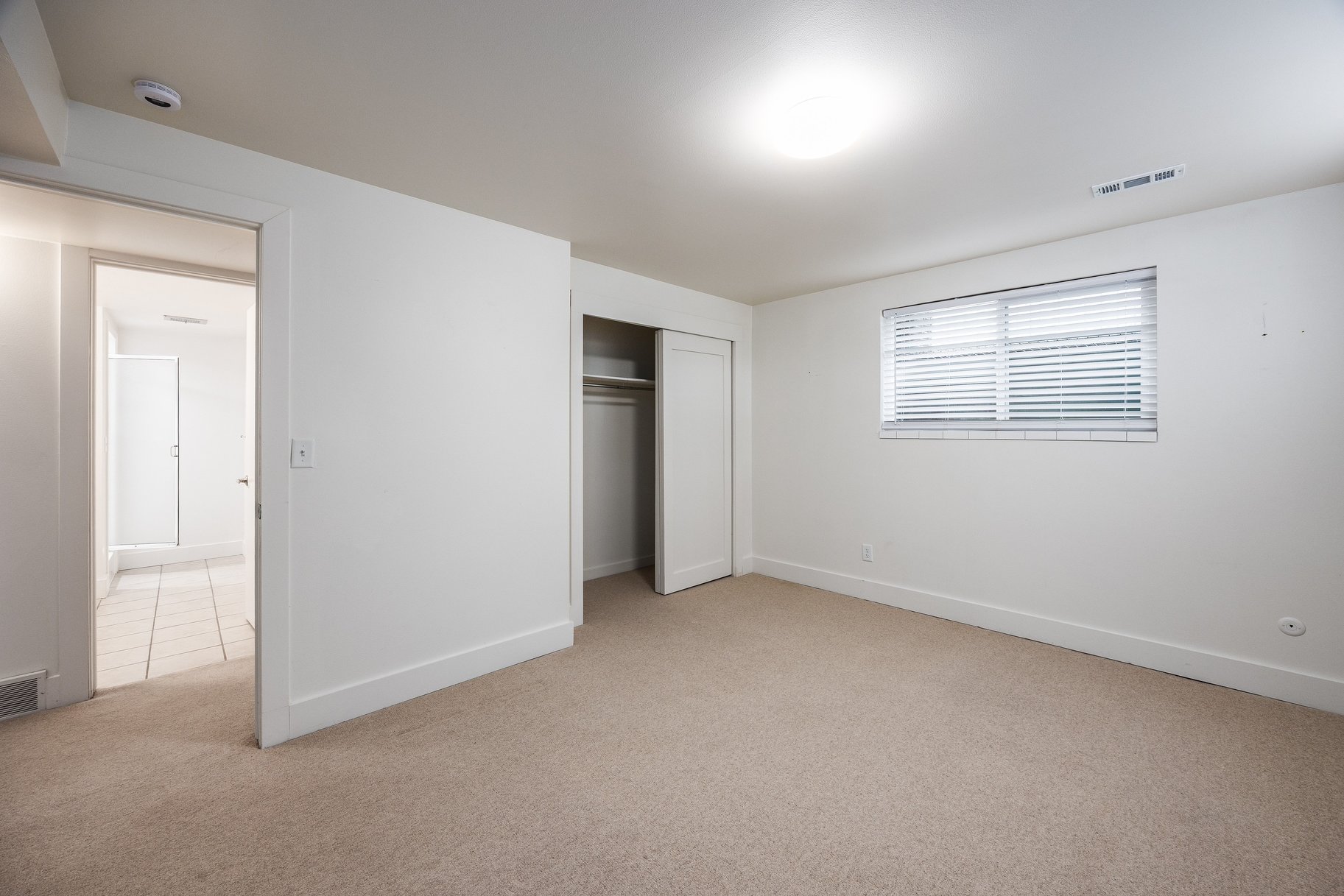  East Bench Duplex with Private Outdoor Living and Upside Potential - 物件實景