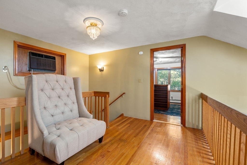 Saugus, Massachusetts, 01906, United States, 5 Bedrooms Bedrooms, ,3 BathroomsBathrooms,Residential,For Sale,1932176