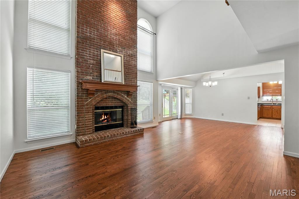 Maryland Heights, Missouri, 63043, United States, 3 Bedrooms Bedrooms, ,4 BathroomsBathrooms,Residential,For Sale,1892007