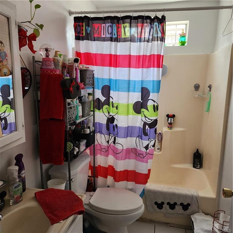 Los Angeles, California, 90023, United States, 9 Bedrooms Bedrooms, ,5 BathroomsBathrooms,Residential,For Sale,1855896