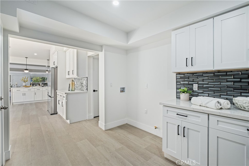 Los Angeles, California, 90018, United States, 6 Bedrooms Bedrooms, ,1 BathroomBathrooms,Residential,For Sale,2001220