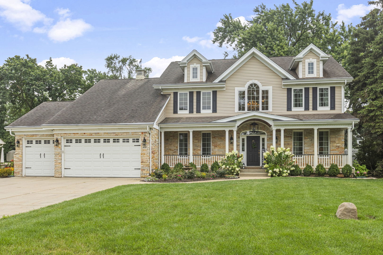 Prospect Heights, Illinois, 60070, United States, 4 Bedrooms Bedrooms, ,4 BathroomsBathrooms,Residential,For Sale,1940157