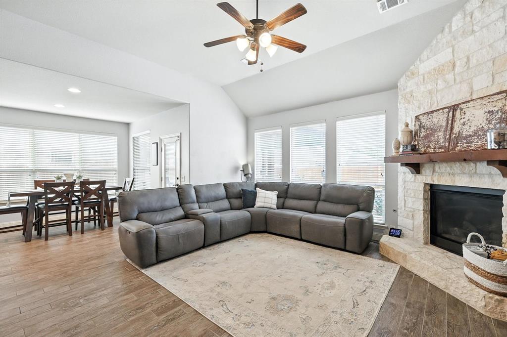 Grand Prairie, Texas, 75054, United States, 4 Bedrooms Bedrooms, ,4 BathroomsBathrooms,Residential,For Sale,1932411