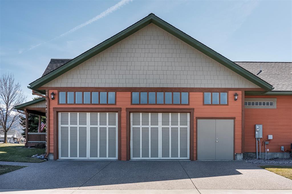 Polson, Montana, 59860, United States, 4 Bedrooms Bedrooms, ,4 BathroomsBathrooms,Residential,For Sale,1930633