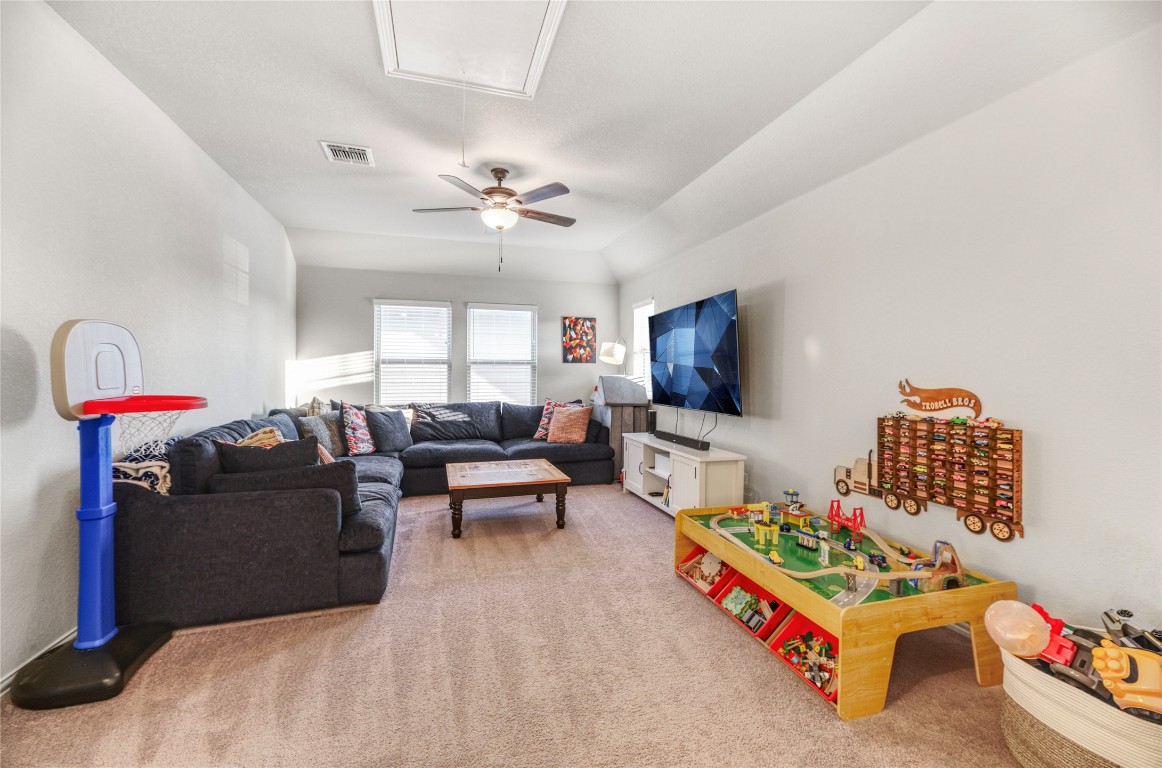 Manchaca, Texas, 78652, United States, 5 Bedrooms Bedrooms, ,3 BathroomsBathrooms,Residential,For Sale,1926178