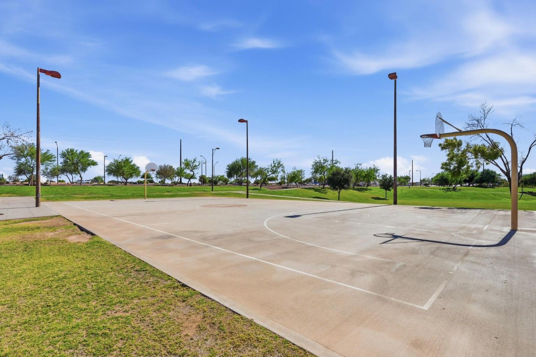  2266 E Willis Rd  Gilbert, AZ - 物件實景
