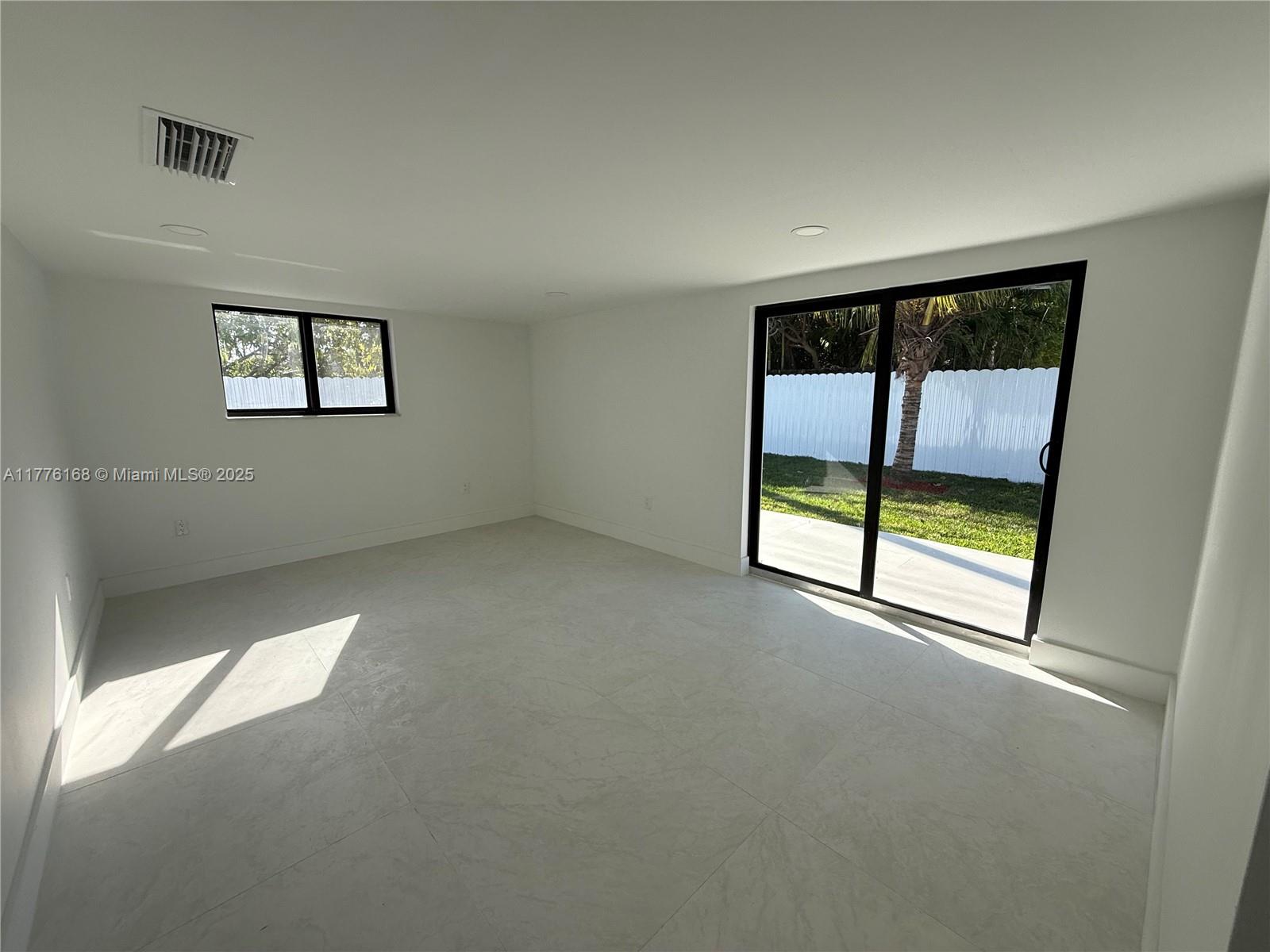 Miami, Florida, 33165, United States, 4 Bedrooms Bedrooms, ,3 BathroomsBathrooms,Residential,For Sale,1849955