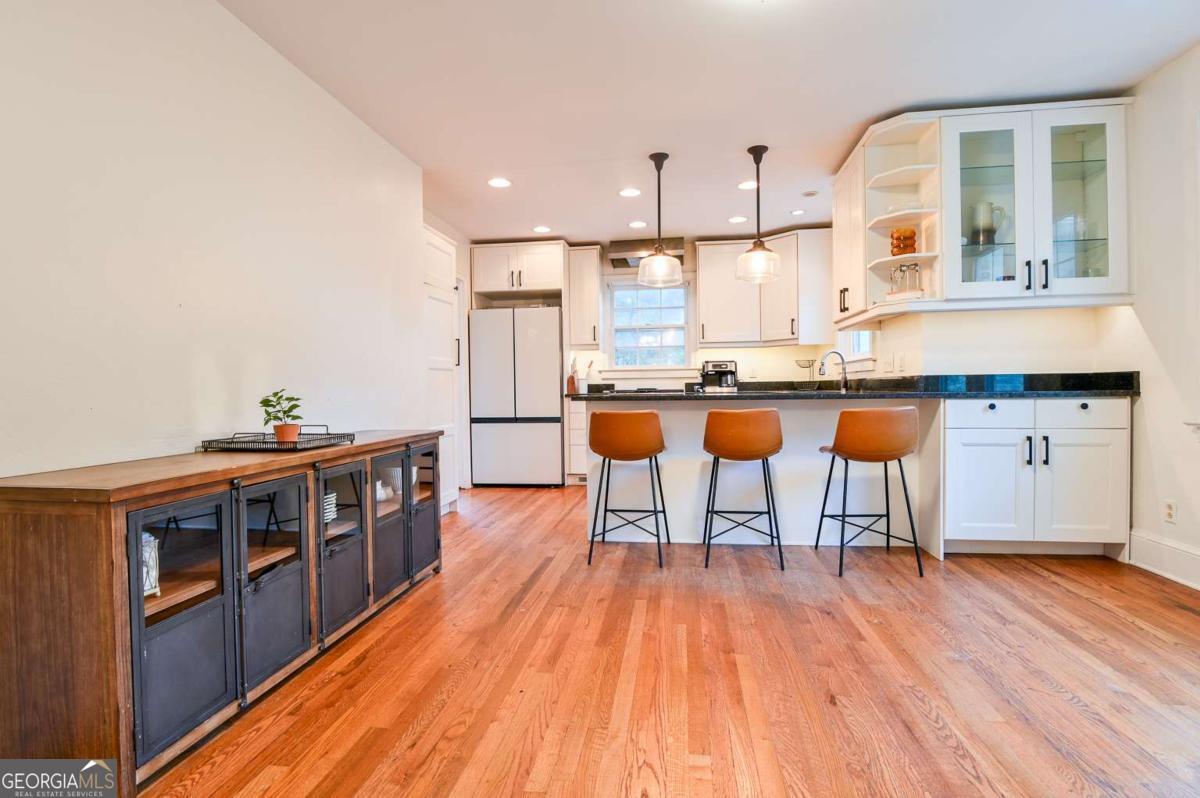 Athens, Georgia, 30606, United States, 4 Bedrooms Bedrooms, ,3 BathroomsBathrooms,Residential,For Sale,1988193