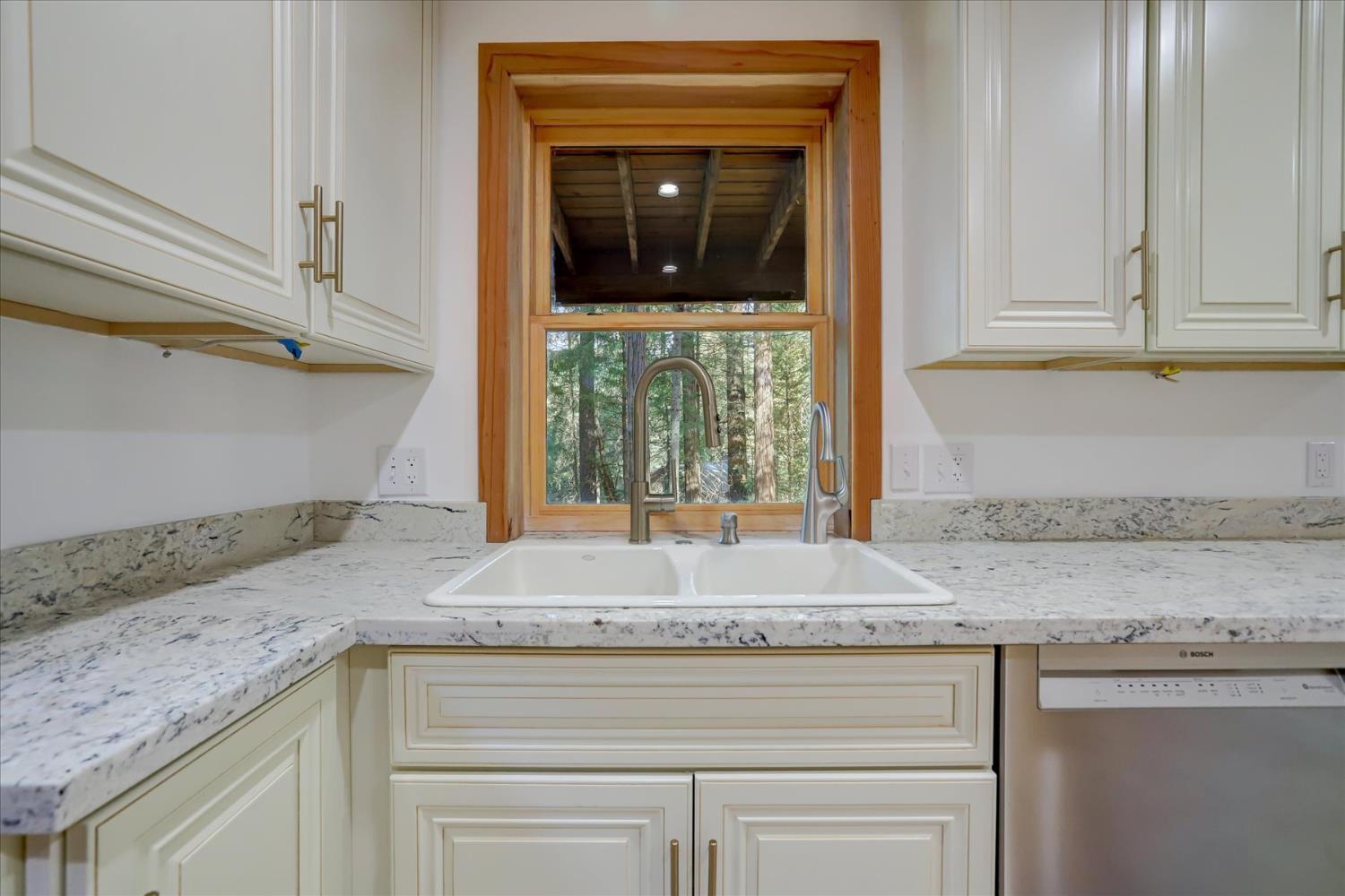 Nevada City, California, 95959, United States, 3 Bedrooms Bedrooms, ,4 BathroomsBathrooms,Residential,For Sale,1974828