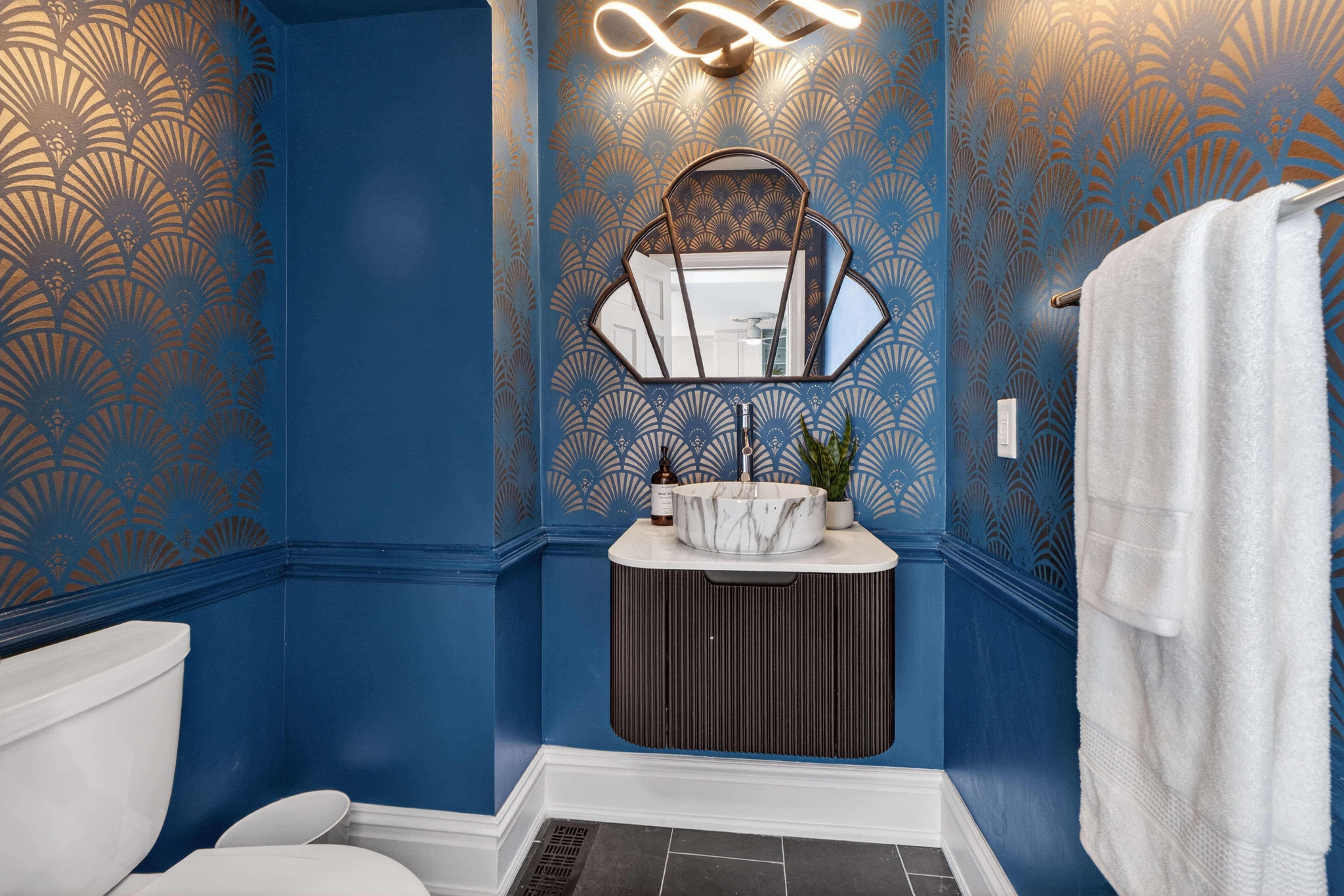  Timeless Mediterranean Revival Blends European Elegance & Hollywood Glamour - 物件實景