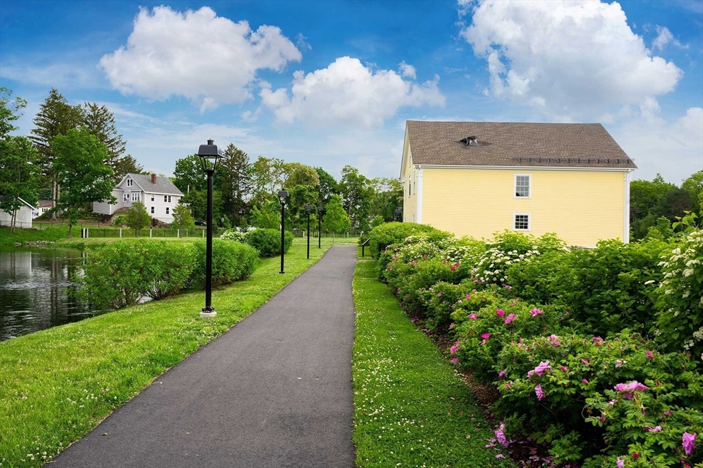 Canton, Massachusetts, 02021, United States, 2 Bedrooms Bedrooms, ,2 BathroomsBathrooms,Residential,For Sale,1992805