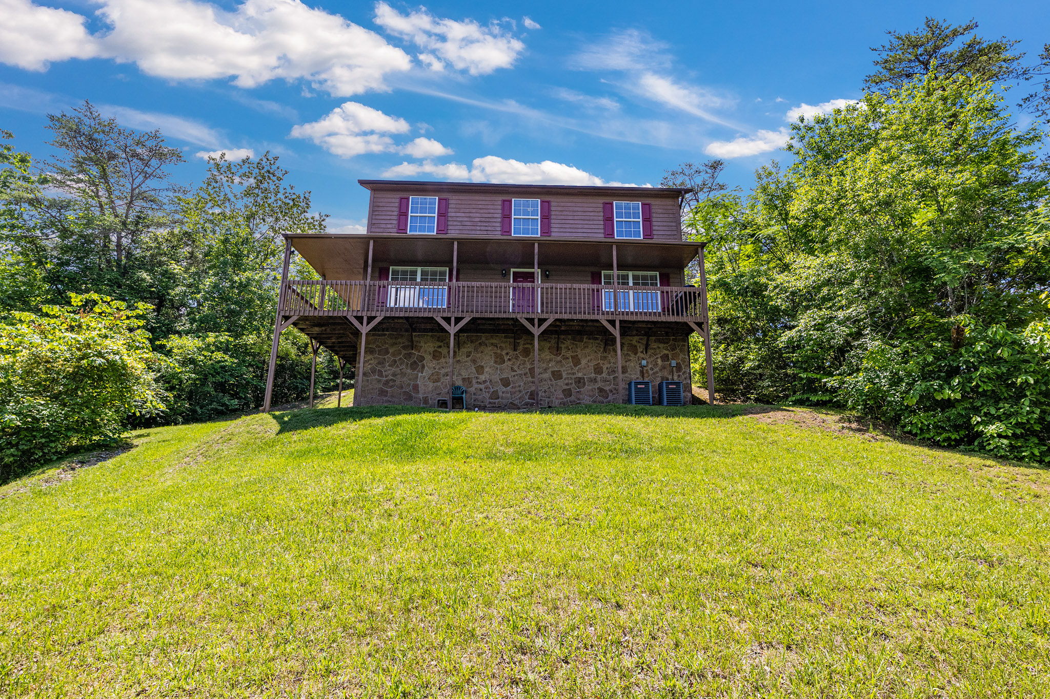 Sevierville, Tennessee, 37876, United States, 3 Bedrooms Bedrooms, ,2 BathroomsBathrooms,Residential,For Sale,1937497