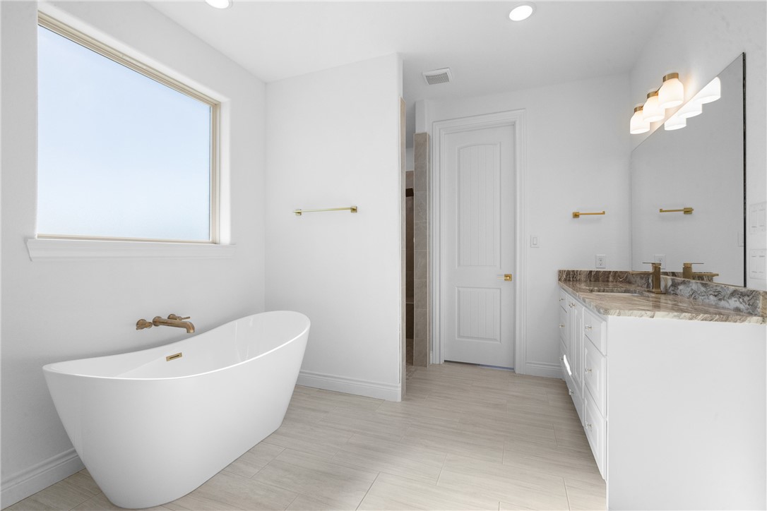 Bryan, Texas, 77808, United States, 3 Bedrooms Bedrooms, ,3 BathroomsBathrooms,Residential,For Sale,1984119