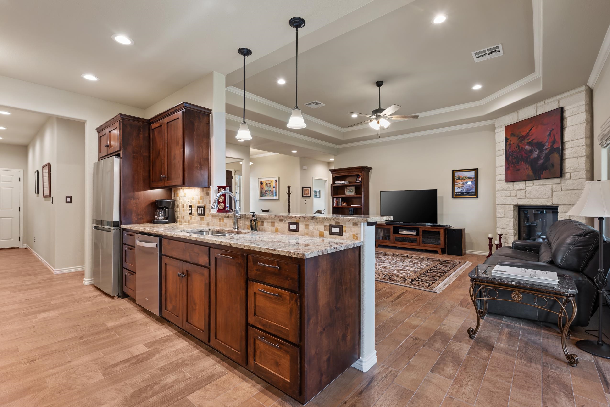 Meadowlakes, Texas, 78654, United States, 3 Bedrooms Bedrooms, ,3 BathroomsBathrooms,Residential,For Sale,1874782