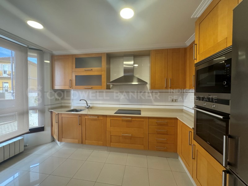 Pontevedra, Vigo, Castrelos - S?rdoma, S?rdoma Pon, Vigo, Galicia, ES, 4 Bedrooms Bedrooms, ,4 BathroomsBathrooms,Residential,For Sale,Pontevedra, Vigo, Castrelos - S?rdoma, S?rdoma Pon,1479301
