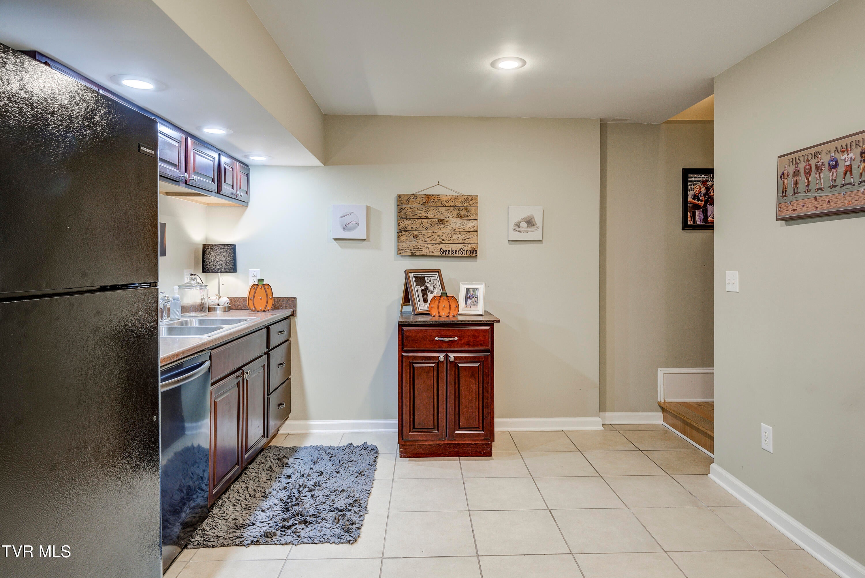 Johnson City, Tennessee, 37604, United States, 5 Bedrooms Bedrooms, ,3 BathroomsBathrooms,Residential,For Sale,1964815