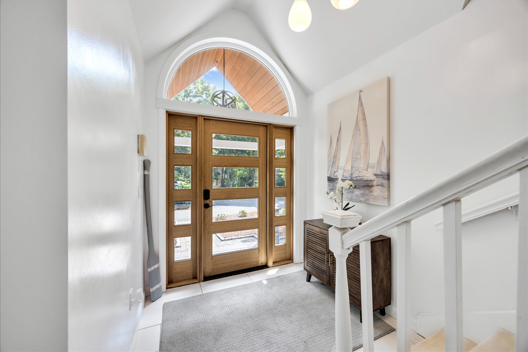  Beautifully Remodeled Cape Style Home - 物件實景