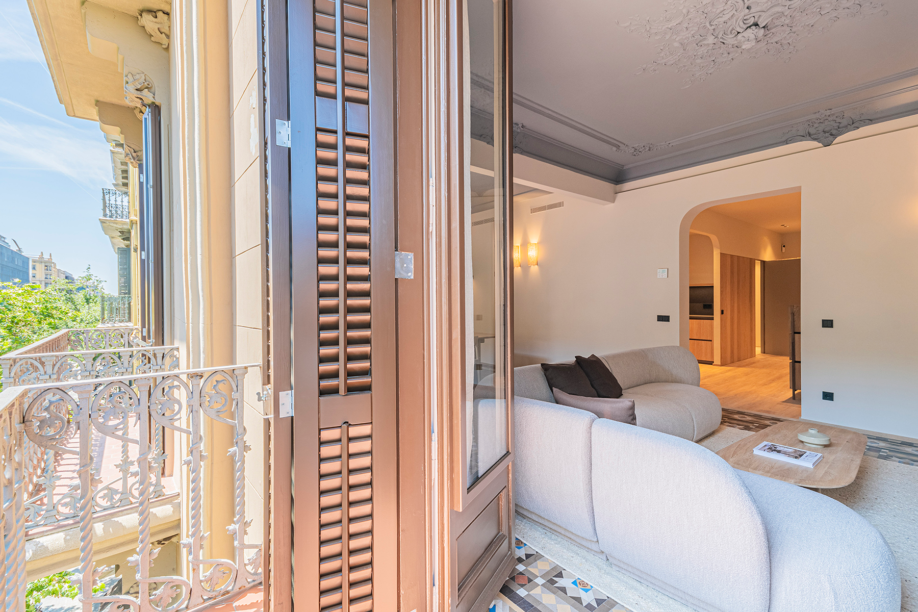  Modernist flat in Eixample with premium finishes in the Quadrat d