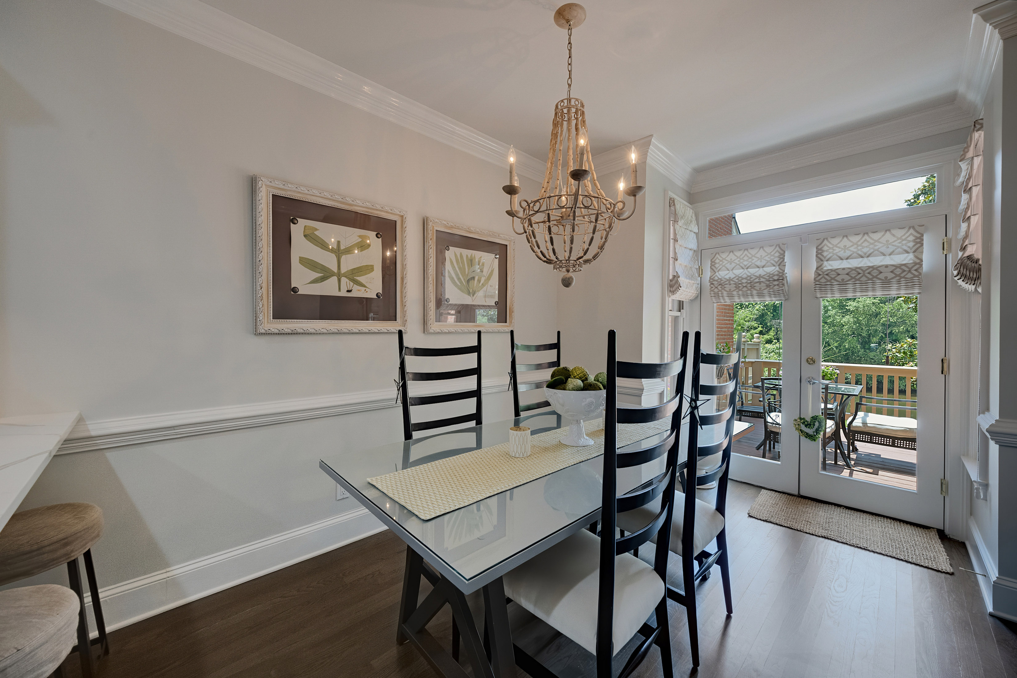 Elegantly Renovated Townhome in Gated Community - 物件實景