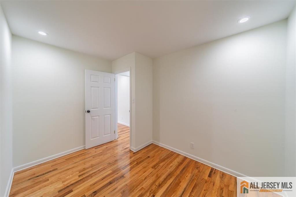 Iselin, New Jersey, 08830, United States, 3 Bedrooms Bedrooms, ,2 BathroomsBathrooms,Residential,For Sale,2010033