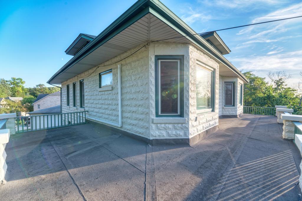 Willow Springs, Illinois, 60480, United States, 6 Bedrooms Bedrooms, ,3 BathroomsBathrooms,Residential,For Sale,1961298