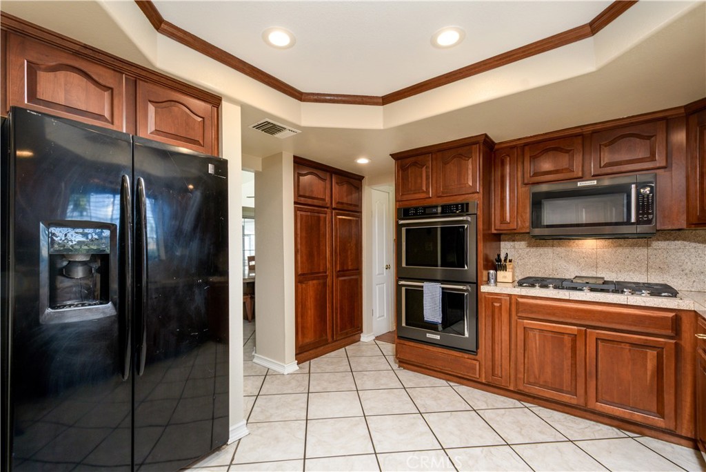 Upland, California, 91786, United States, 5 Bedrooms Bedrooms, ,3 BathroomsBathrooms,Residential,For Sale,1904299