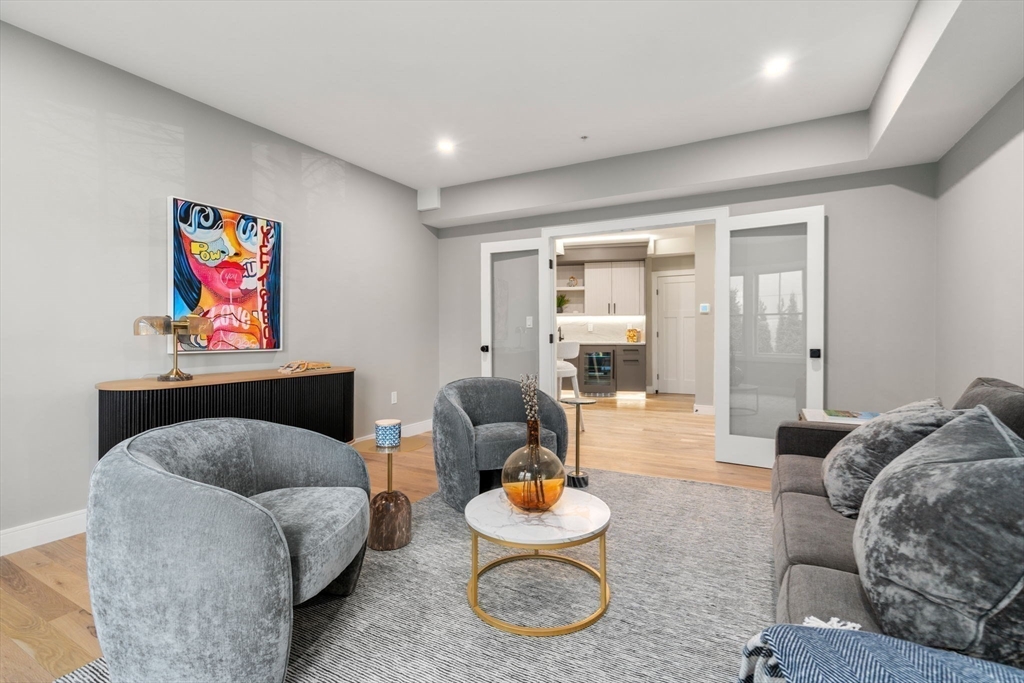 Brookline, Massachusetts, 02445, United States, 3 Bedrooms Bedrooms, ,4 BathroomsBathrooms,Residential,For Sale,1760278