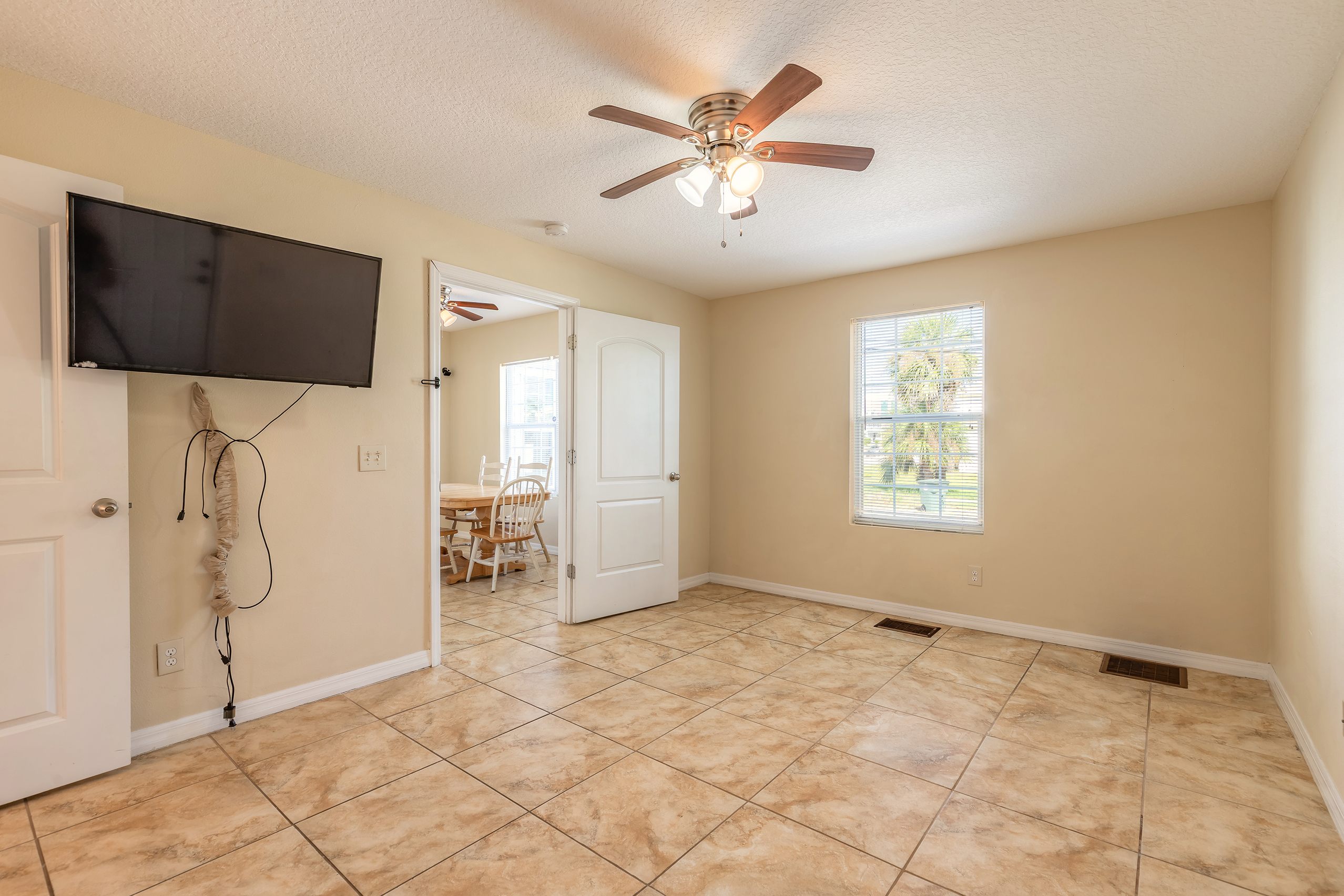 Daytona Beach, Florida, 32118, United States, 5 Bedrooms Bedrooms, ,3 BathroomsBathrooms,Residential,For Sale,1982545