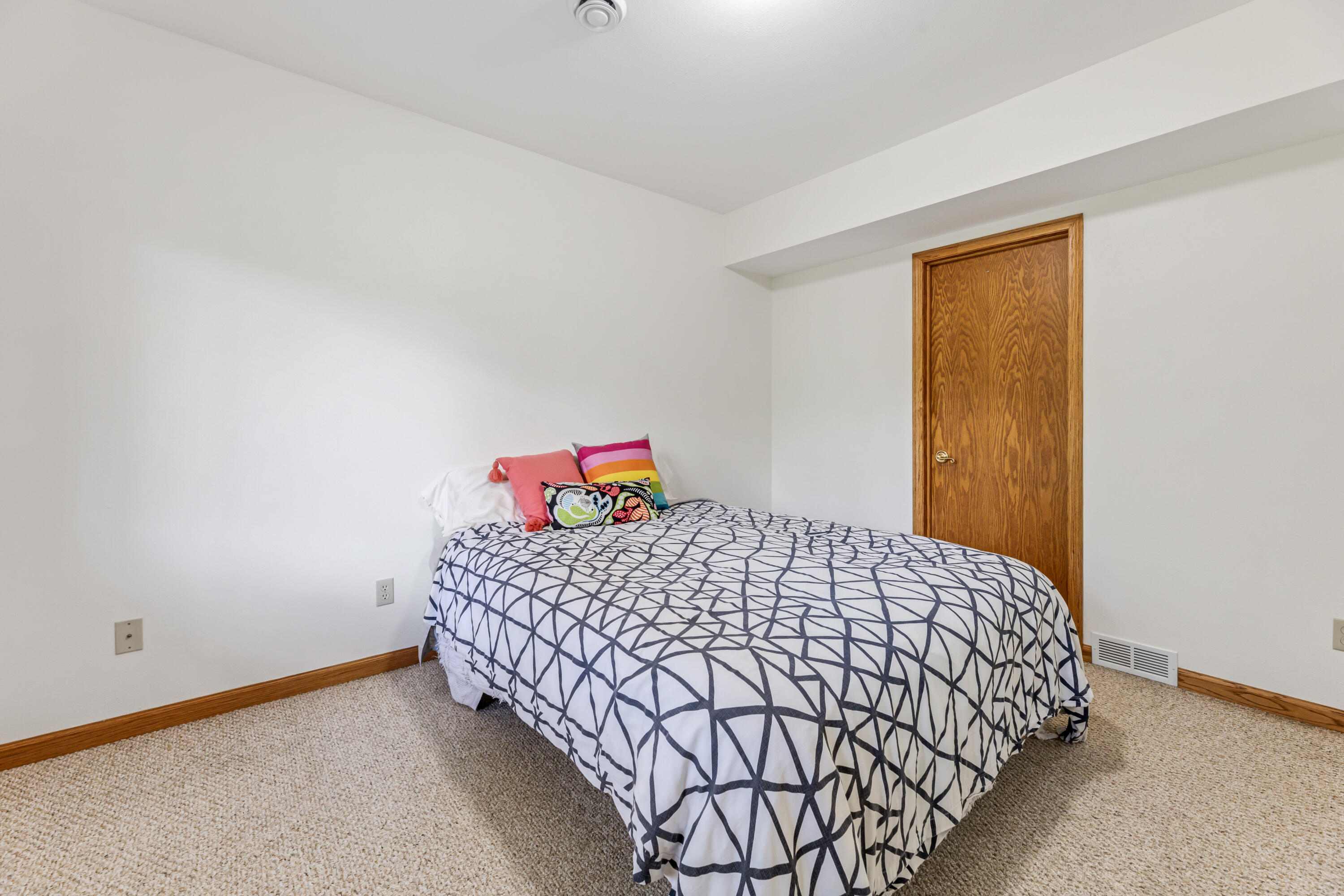Winona, Minnesota, 55987, United States, 6 Bedrooms Bedrooms, ,5 BathroomsBathrooms,Residential,For Sale,1882480