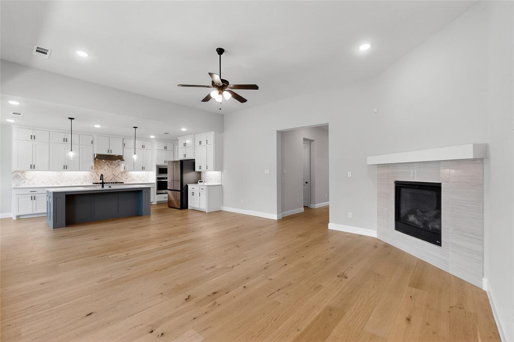 Mansfield, Texas, 76063, United States, 4 Bedrooms Bedrooms, ,4 BathroomsBathrooms,Residential,For Sale,1937764