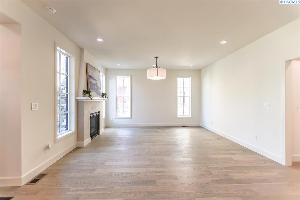 Pullman, Washington, 99163, United States, 4 Bedrooms Bedrooms, ,3 BathroomsBathrooms,Residential,For Sale,1794124