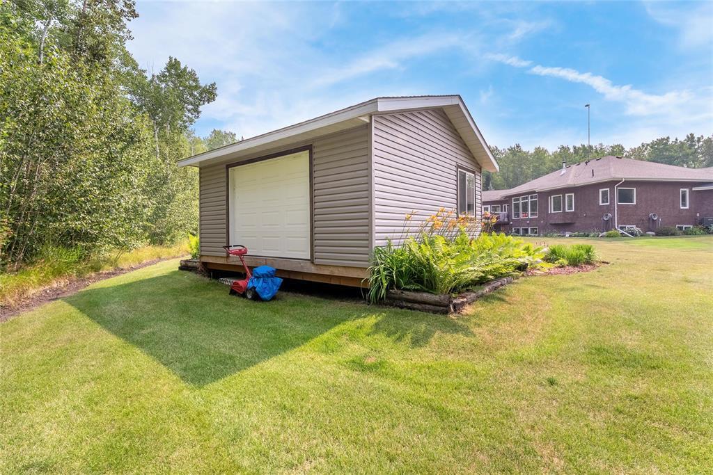 BALSAM BAY, Manitoba, R0E 0B0, CA, 4 Bedrooms Bedrooms, ,3 BathroomsBathrooms,Residential,For Sale,1913140