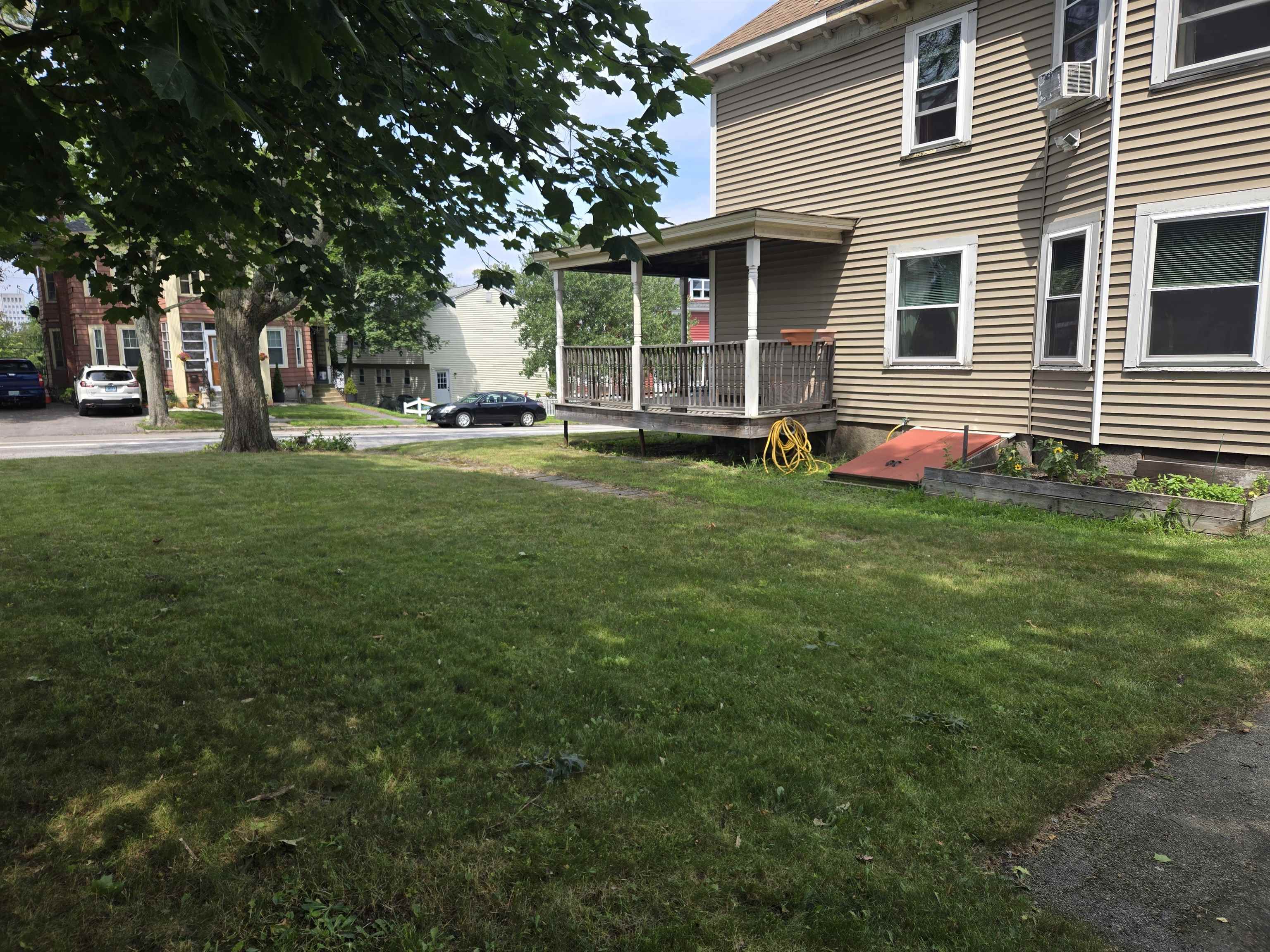 Manchester, New Hampshire, 03104, United States, 3 Bedrooms Bedrooms, ,3 BathroomsBathrooms,Residential,For Sale,1896803