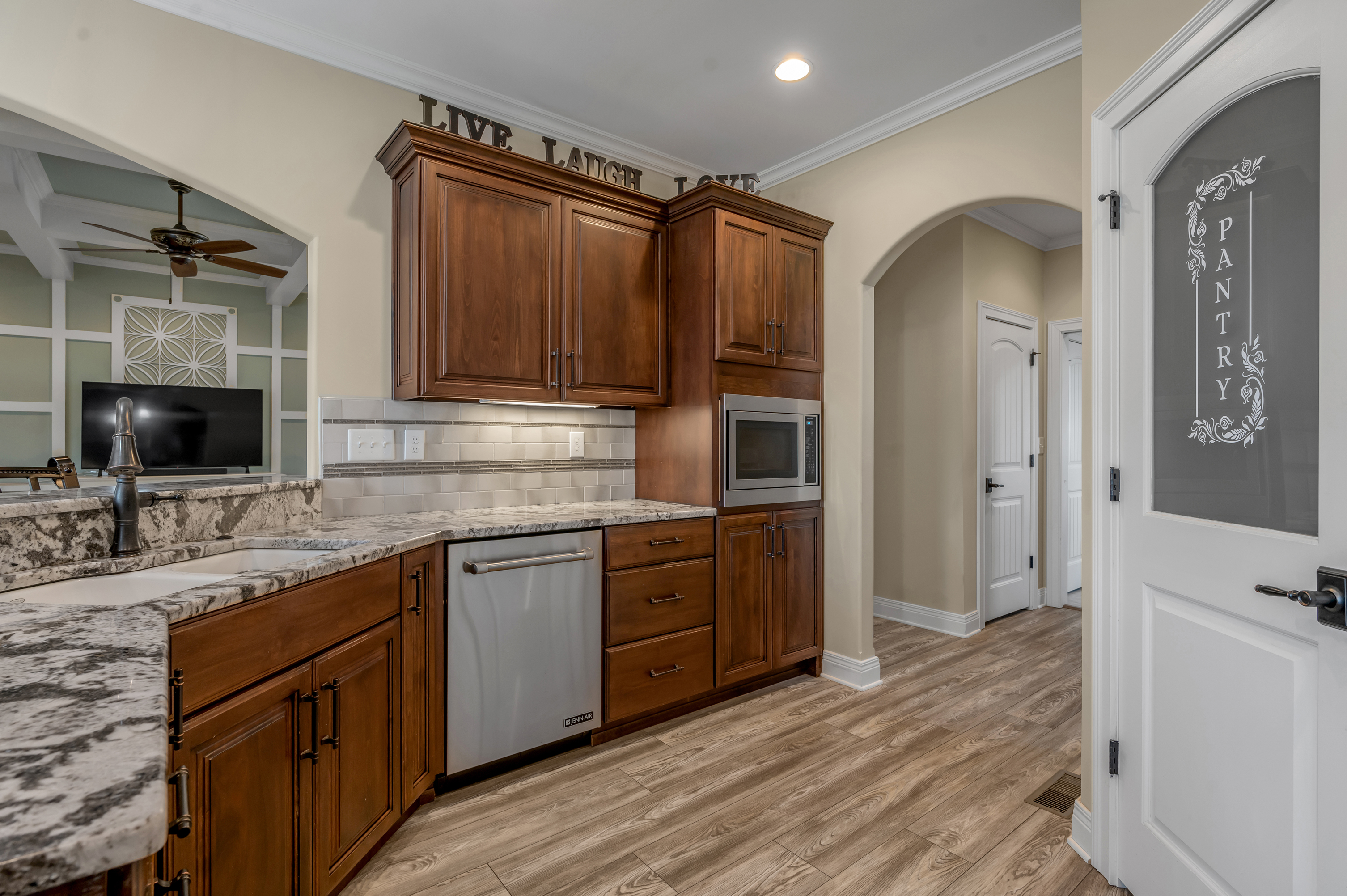  2945 Blackford Parkway - 物件實景