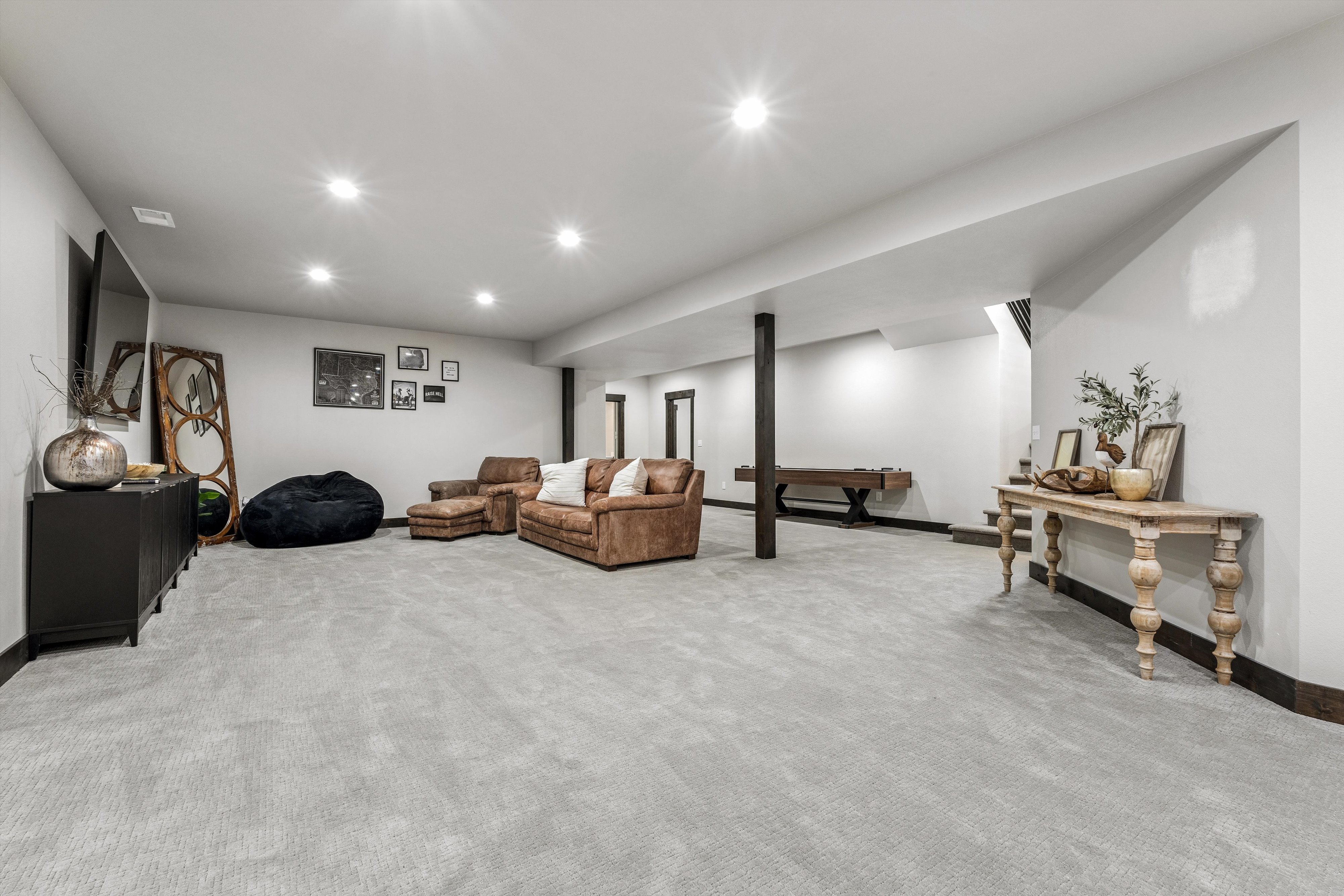  Discover Redefined Living in this Beautifully Designed Home - 物件實景