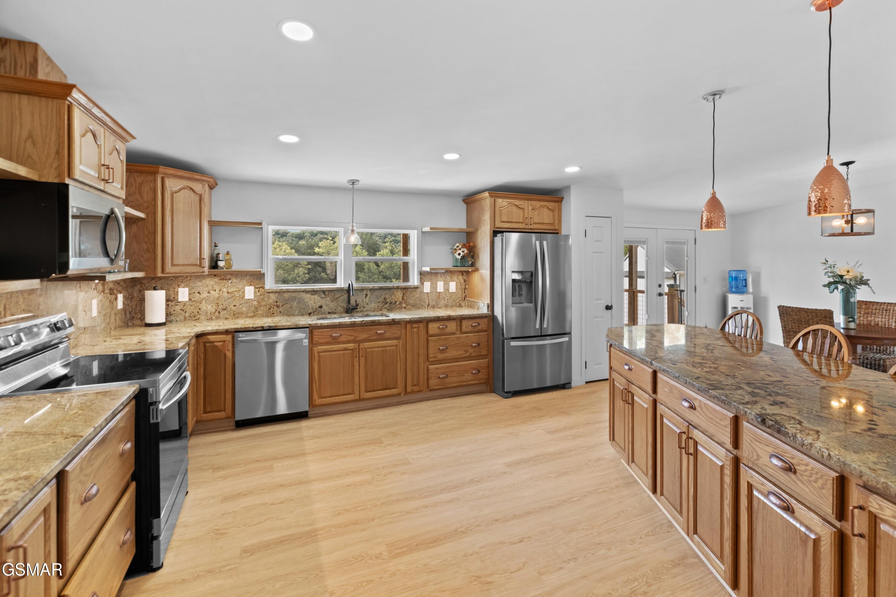 Dandridge, Tennessee, 37725, United States, 3 Bedrooms Bedrooms, ,2 BathroomsBathrooms,Residential,For Sale,1982636