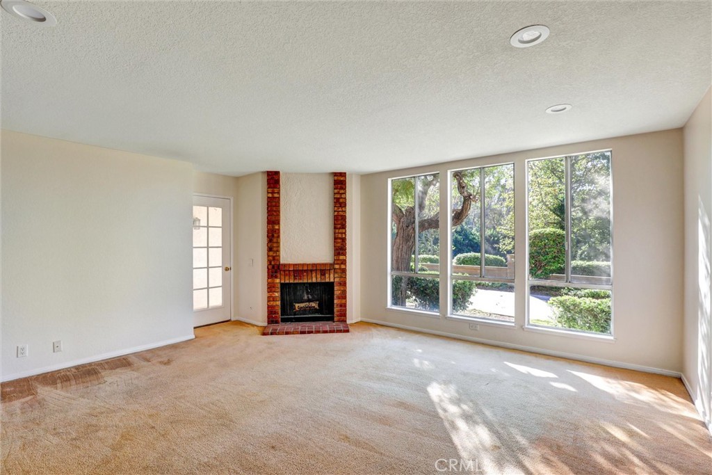 Mission Viejo, California, 92692, United States, 2 Bedrooms Bedrooms, ,2 BathroomsBathrooms,Residential,For Sale,1939643