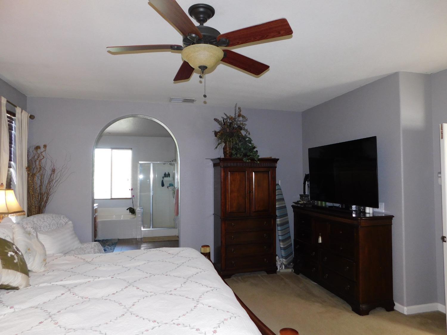 Stockton, California, 95205, United States, 5 Bedrooms Bedrooms, ,3 BathroomsBathrooms,Residential,For Sale,1935590