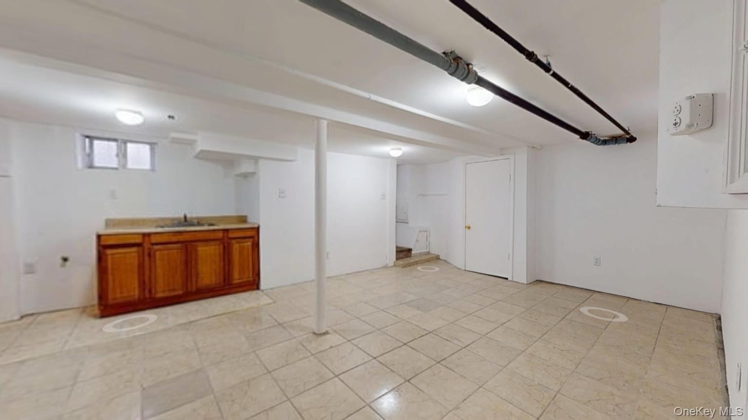 Jamaica, New York, 11435, United States, 4 Bedrooms Bedrooms, ,3 BathroomsBathrooms,Residential,For Sale,1927157