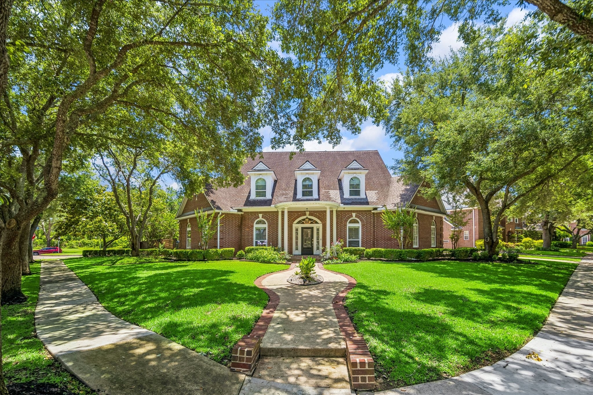 Woodbriar Ct, Sugar Land, TX 77479