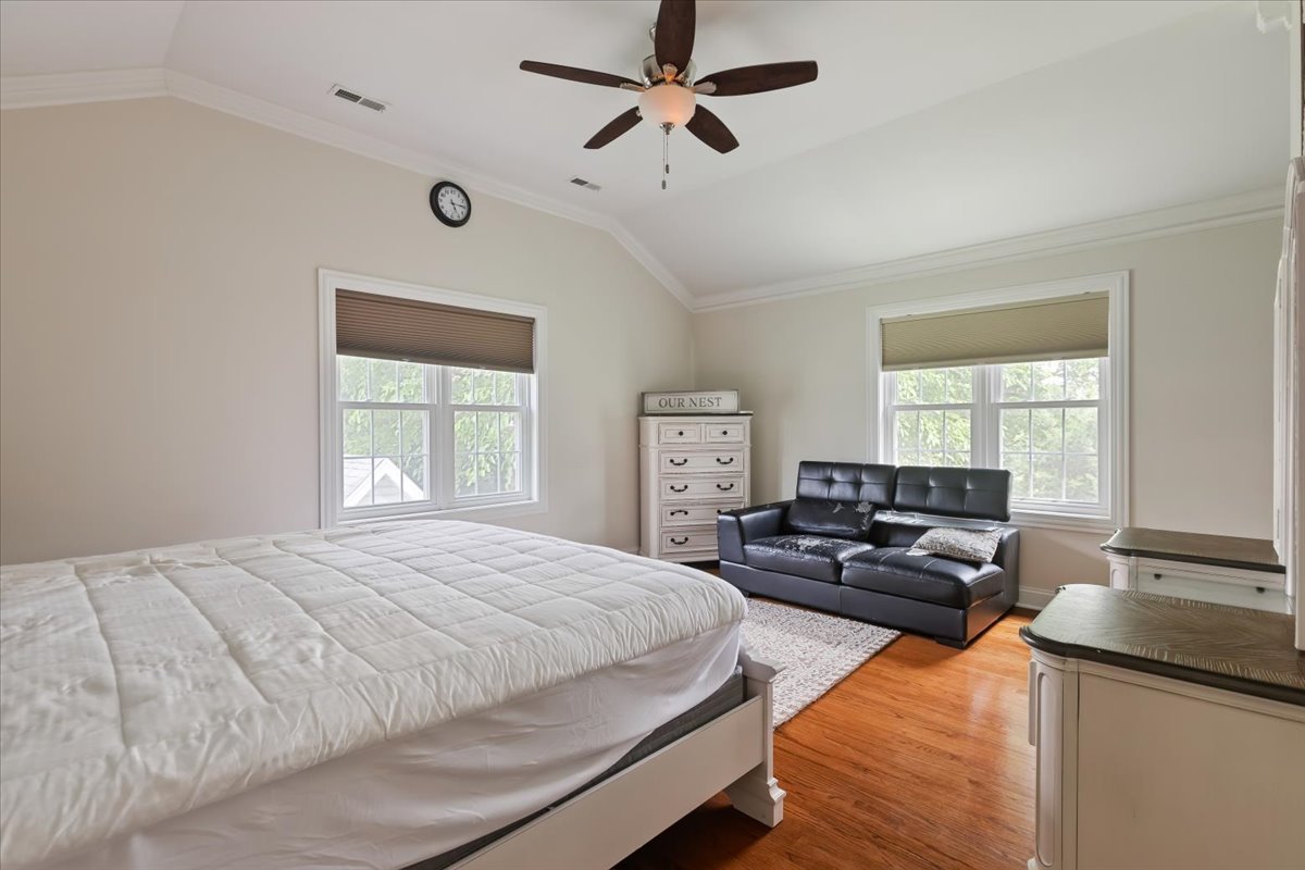 Lombard, Illinois, 60148, United States, 4 Bedrooms Bedrooms, ,4 BathroomsBathrooms,Residential,For Sale,1900568