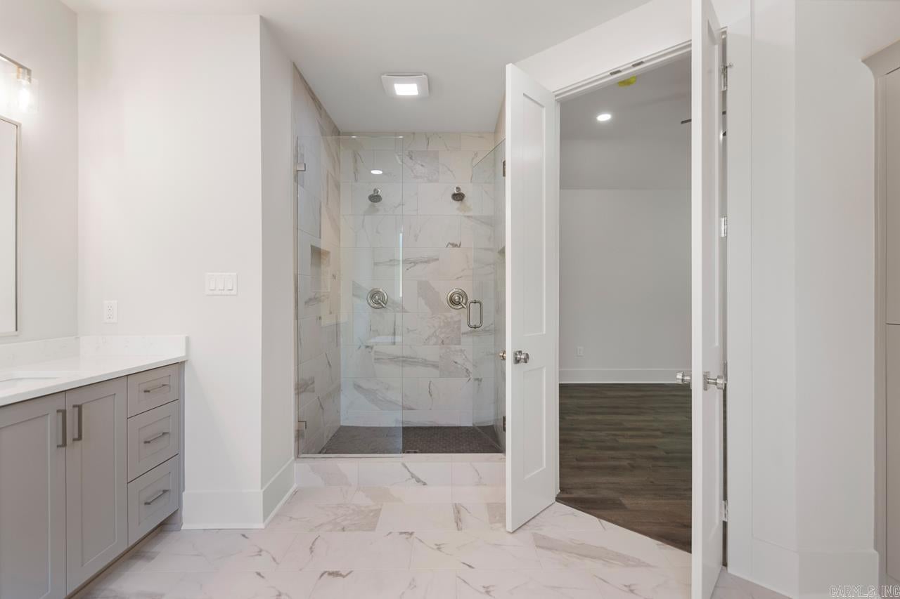 Benton, Arkansas, 72019, United States, 5 Bedrooms Bedrooms, ,4 BathroomsBathrooms,Residential,For Sale,2005368