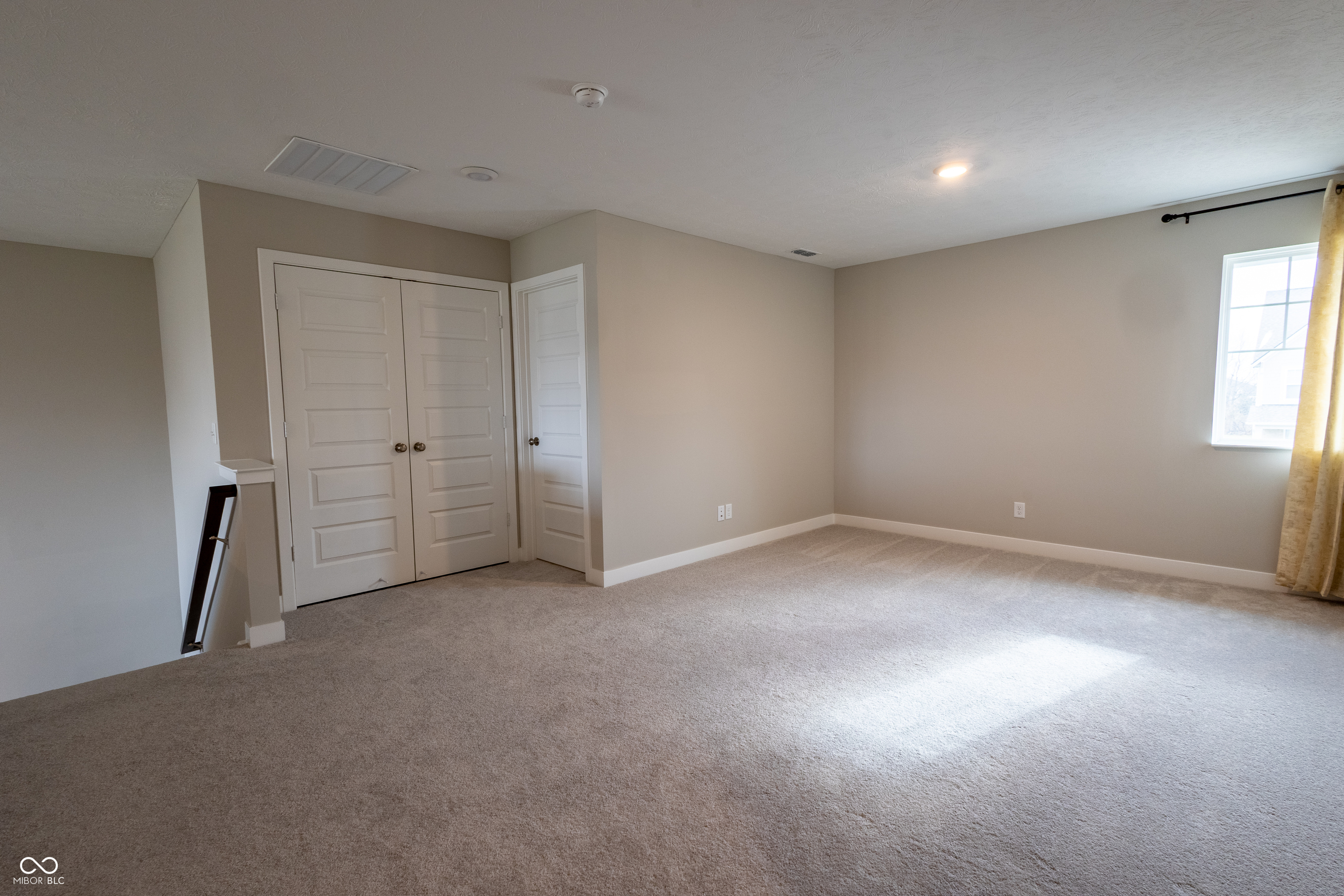 Greenwood, Indiana, 46143, United States, 5 Bedrooms Bedrooms, ,4 BathroomsBathrooms,Residential,For Sale,2001178