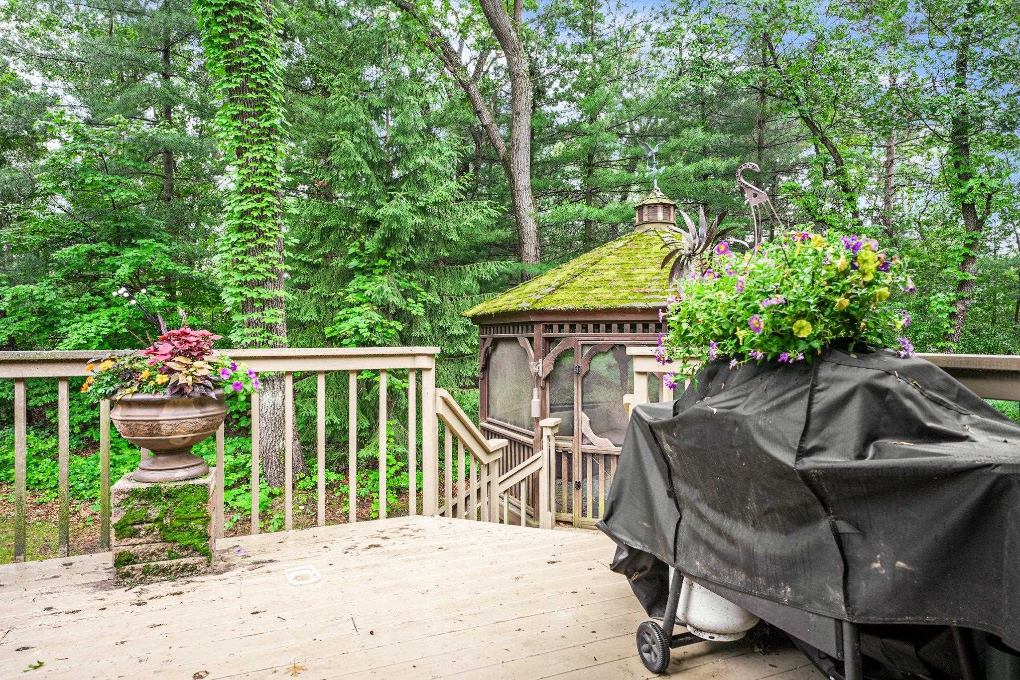 Spring Green, Wisconsin, 53588, United States, 4 Bedrooms Bedrooms, ,3 BathroomsBathrooms,Residential,For Sale,1930492