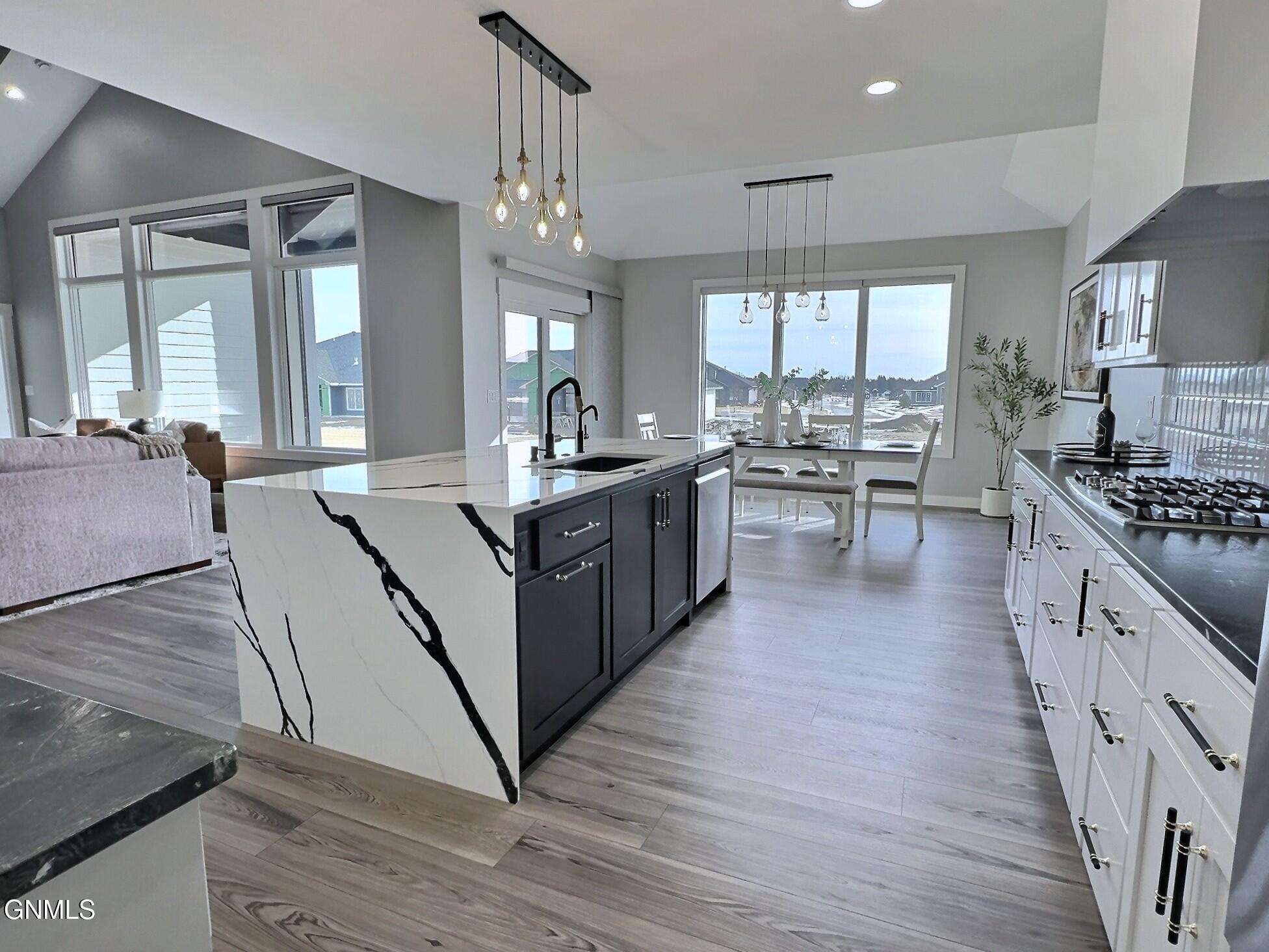 Bismarck, North Dakota, 58503, United States, 3 Bedrooms Bedrooms, ,4 BathroomsBathrooms,Residential,For Sale,2027923