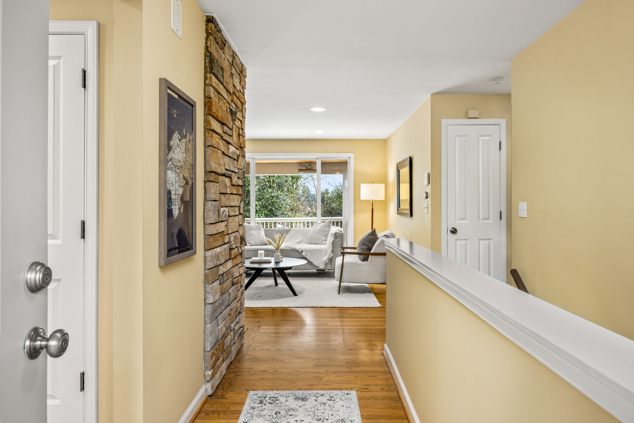  231 105th Ave SE, Bellevue, WA 98004 - 物件實景