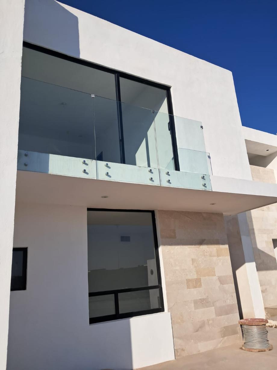 CAMPI?A VALENCIA, Torreón, Coahuila de Zaragoza, 27018, Mexico, 4 Bedrooms Bedrooms, ,3 BathroomsBathrooms,Residential,For Sale,CAMPI?A VALENCIA,1671840