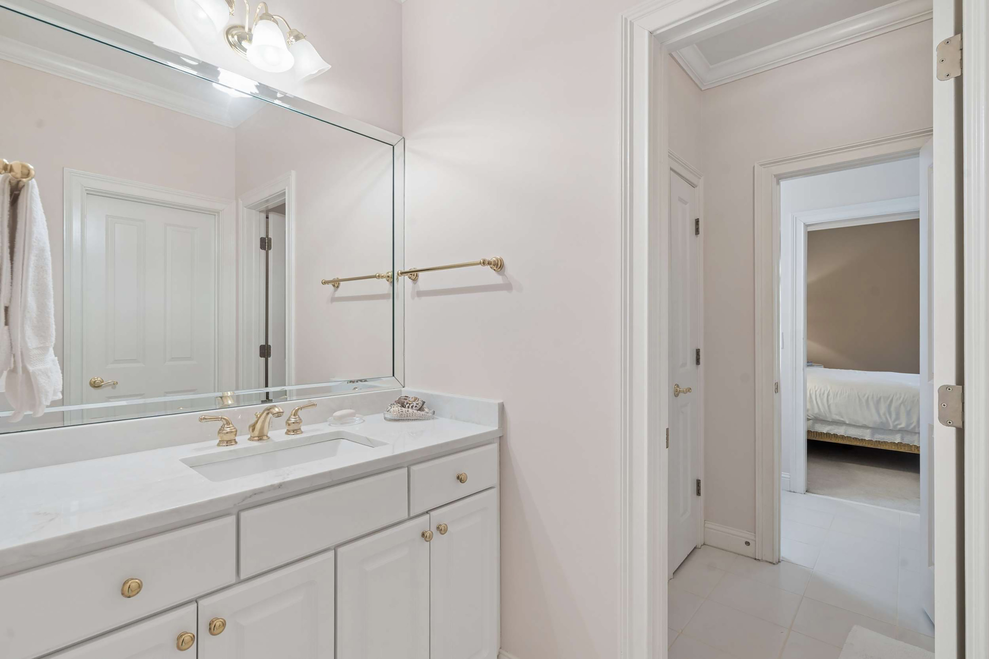  Incredible Opportunity to Live in a Quiet Gated Brookhaven Community - 物件實景