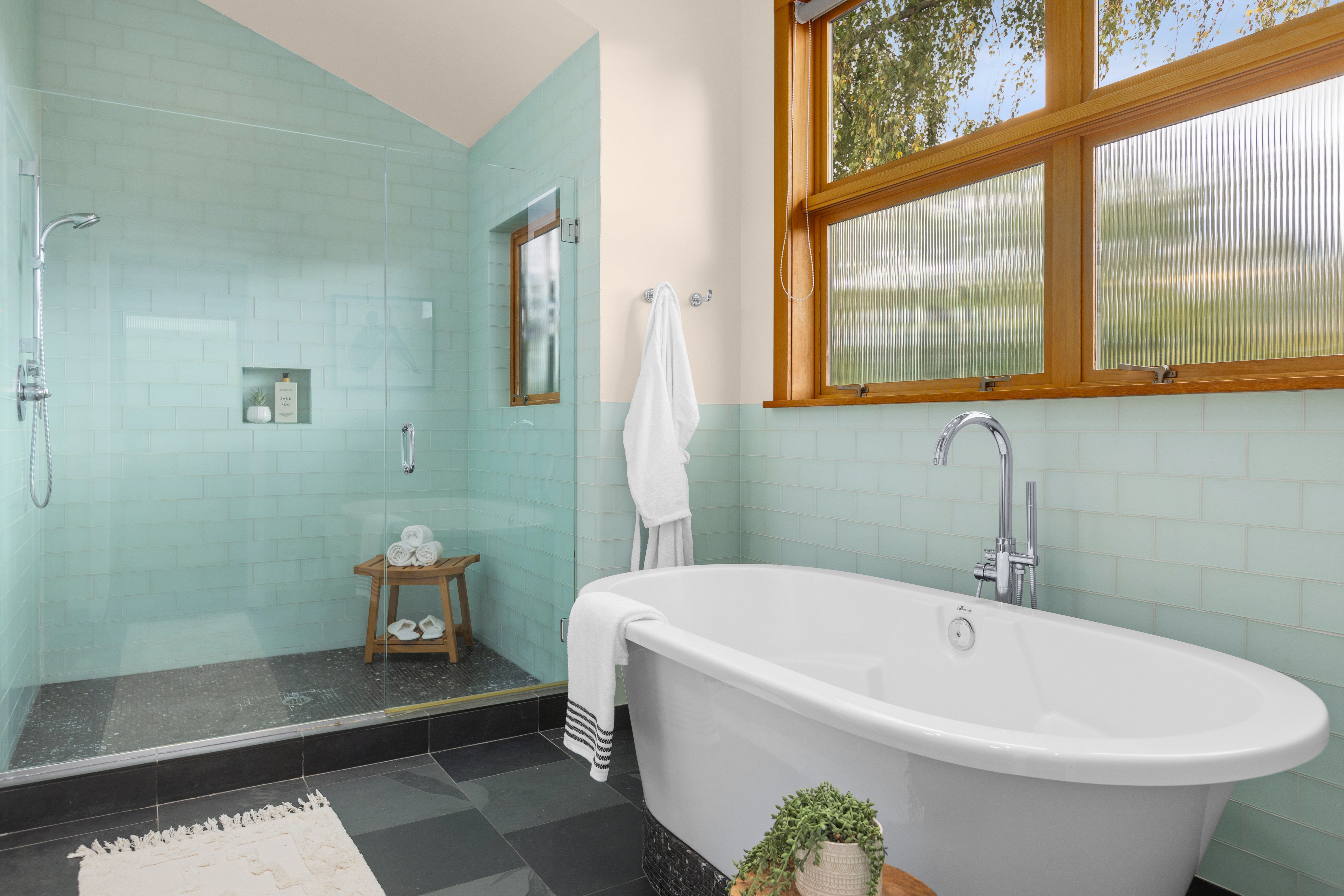  2223 39th Ave E, Seattle, WA 98112 - 物件實景