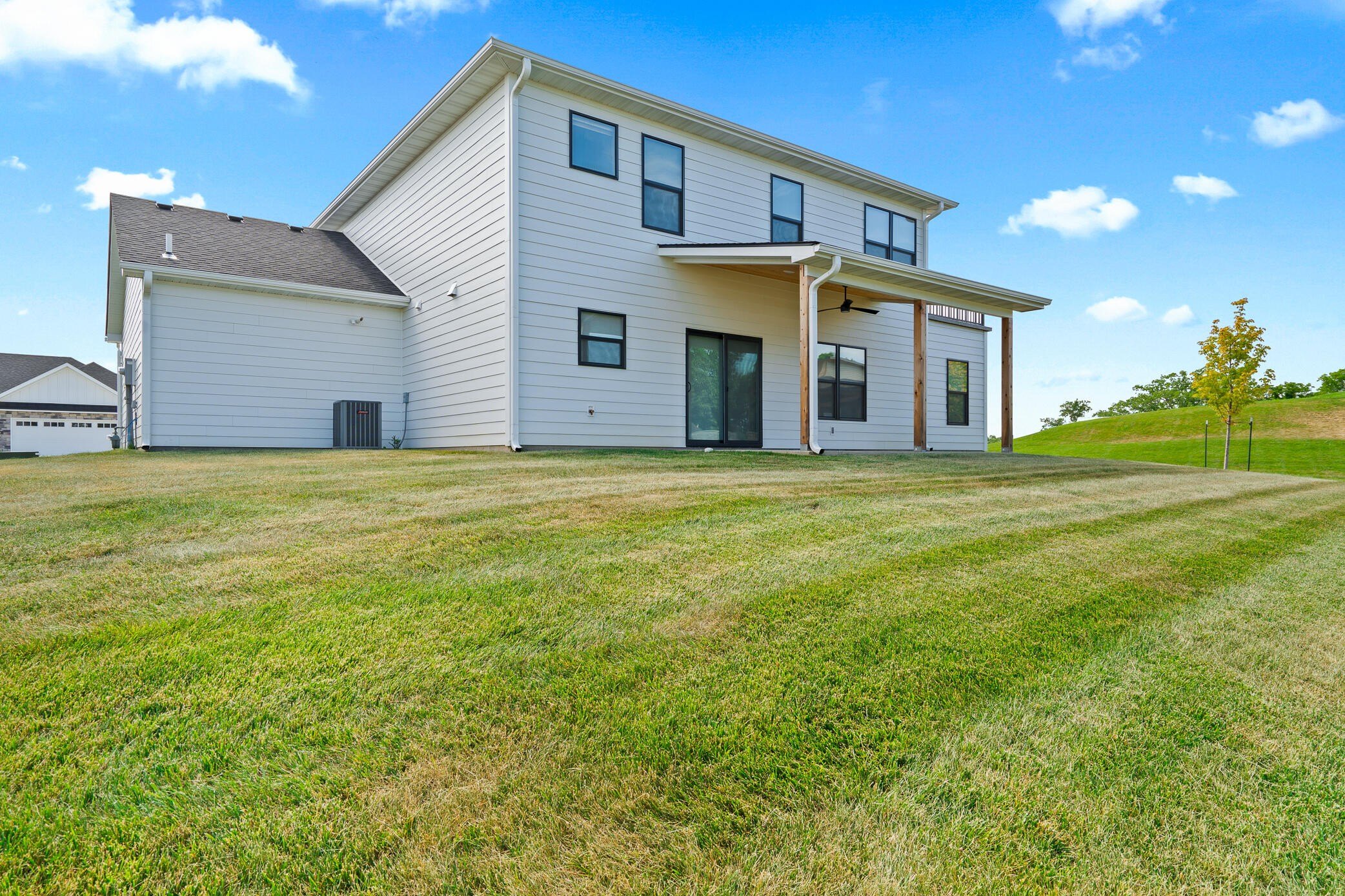 COLUMBIA, Missouri, 65203, United States, 3 Bedrooms Bedrooms, ,3 BathroomsBathrooms,Residential,For Sale,1870276